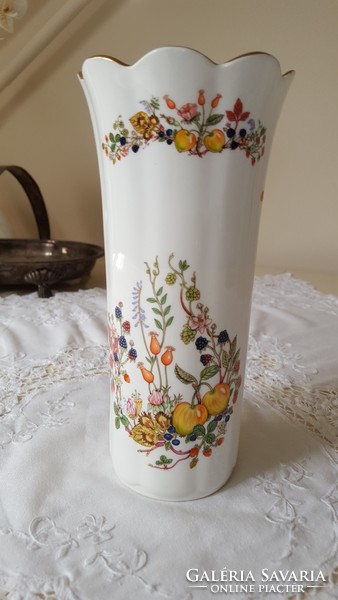 Beautiful English Aynsley porcelain vase