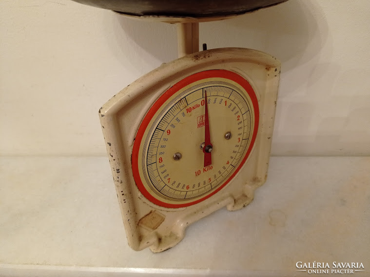 Antique kitchen utensil 10 pound scale