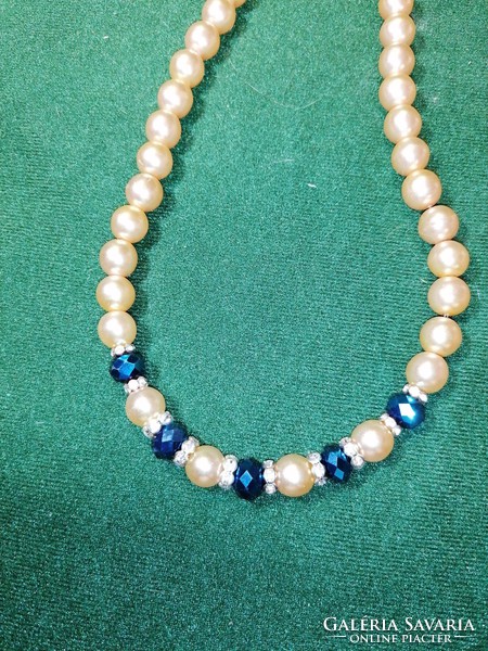 Tekla string of beads (868)