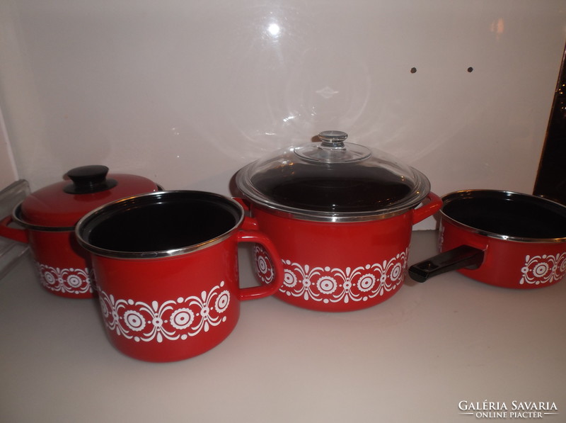 Pot - 4 pcs + 2 lids - extra thick - dark red - Austrian - flawless