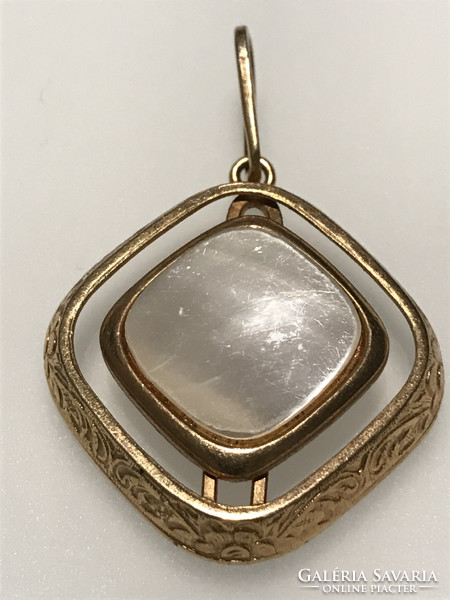 Pearl insert pendant with chiseled frame, 3 x 3 cm