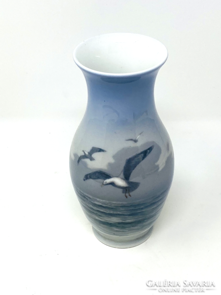 Exceptional, rare royal copenhagen porcelain vase with seagull and sea motifs- cz