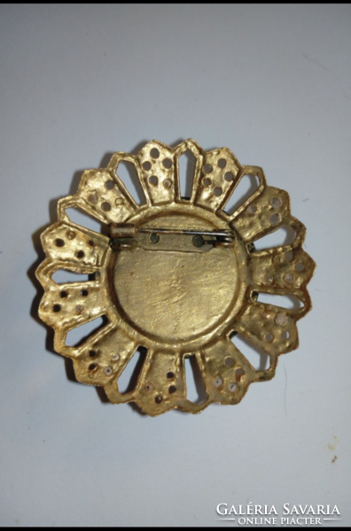 Retro badge, brooch (96)