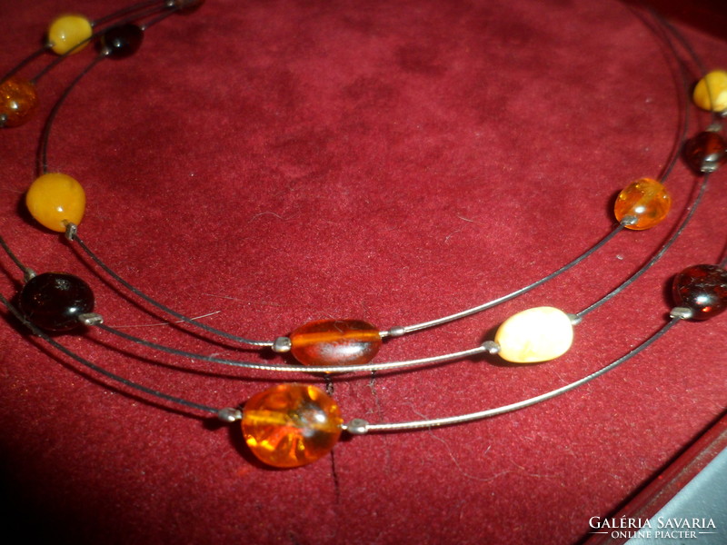 Silver rigid necklace / amber