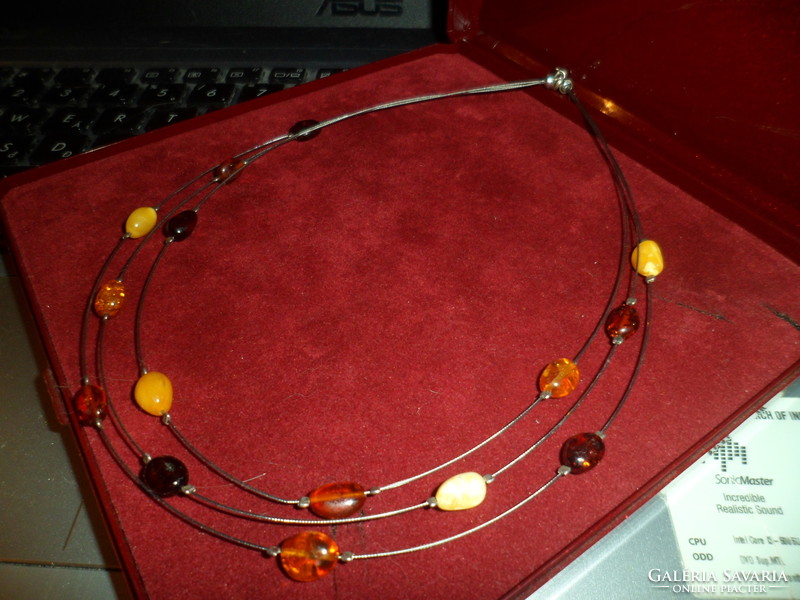 Silver rigid necklace / amber