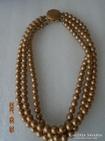 Antique three-row pearl collier from the 50s in beautiful condition oh golden color