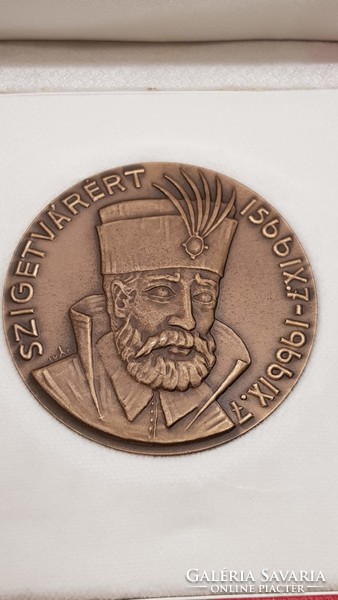 For Szigetvár 1566.Ix.7.- 1966.Ix.7. Memorial bronze plaque in gift box