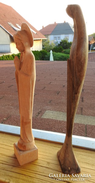 Modern fa szobor - MÁRIA