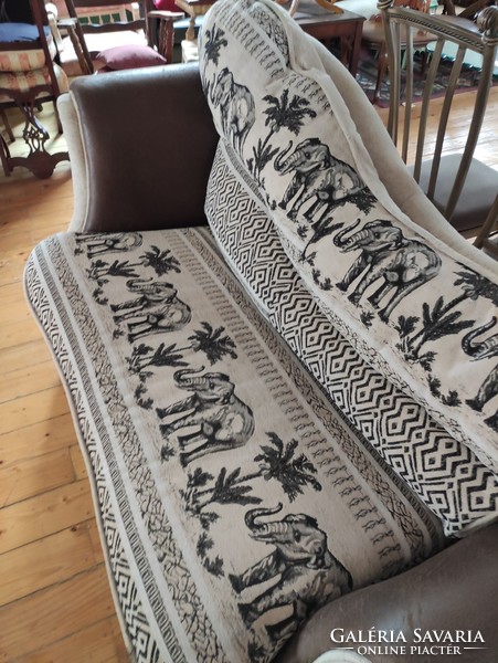 Safari patterned sofa 3 + 2 + 1