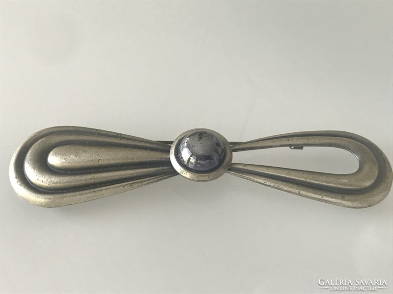 Propeller alakú ezüstözött kitűző, 10 cm hosszú