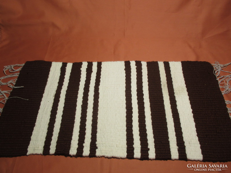 Kis gyapjú szőnyeg - bordó-fehér csíkos