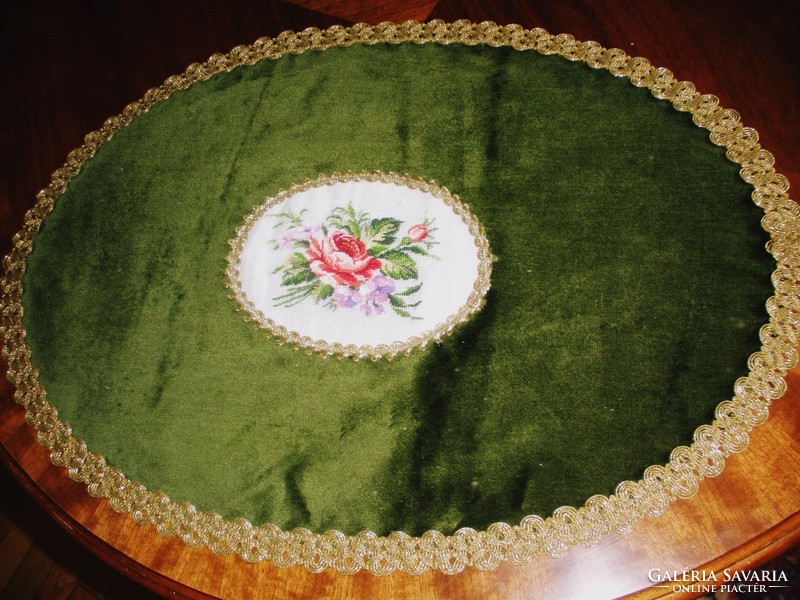 Green oval velvet tablecloth with needle tapestry