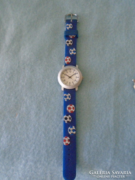 Original watch for kids or even ladies with very fine rubber strap brand regent