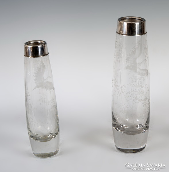 Ezüst nyakú csiszolt üveg vázák madaras jelenettel (nagyobb)
