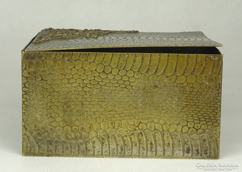 1G126 Régi sárgaréz kígyóbőrmintás ékszertartó doboz