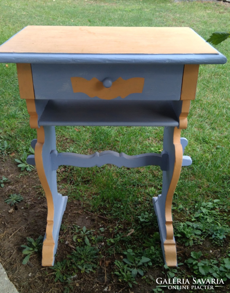 Antique carved legs small sewing table, sideboard renovated, annie sloan, shabby chic, vintage,
