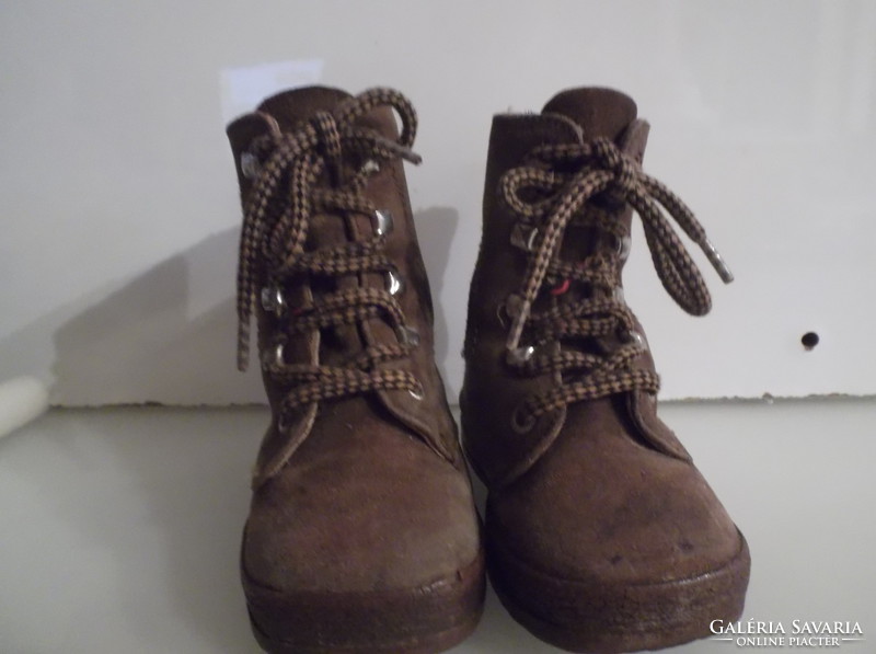 Shoes - new - puzzi - size 19