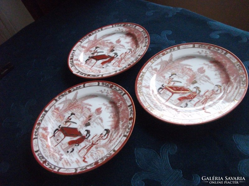 3 pcs hand painted gold contoured plates with 8 characters 18.5 cm