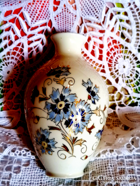 Zsolnay búzavirág mintás kecses váza