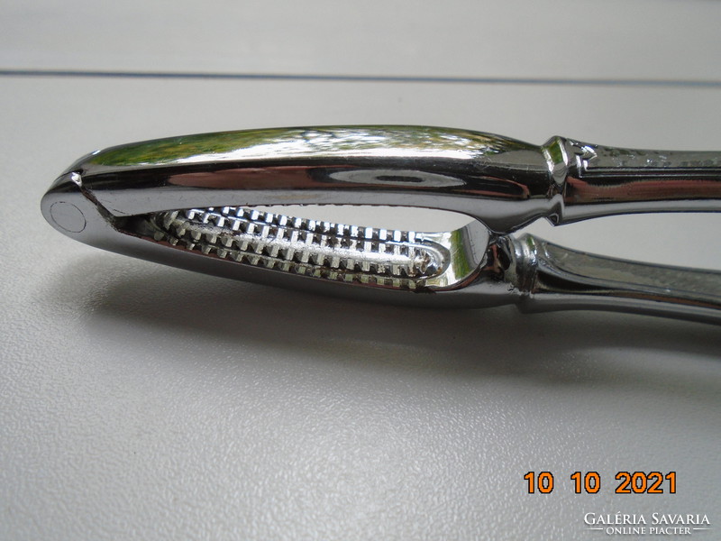 Seafood, nuts, gesture opener, chrome-plated stainless steel pliers
