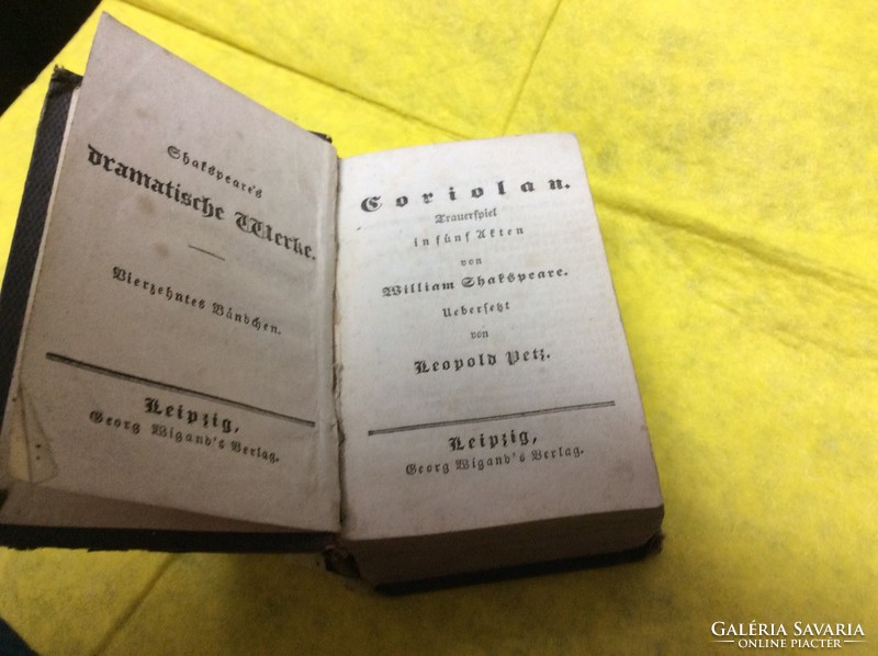 Shakespeare Coriolanus, antique minibook