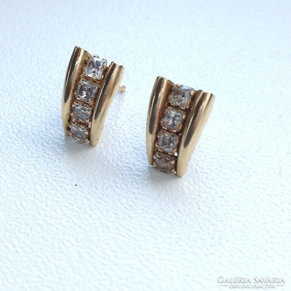 14K gold earrings with small glitter stones, plug