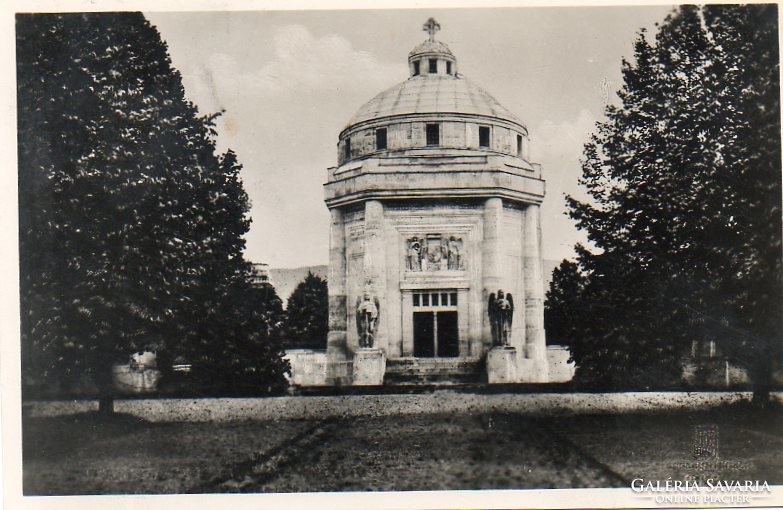 041 --- Running postcard Kraszna-Horka castle, mausoleum 1940