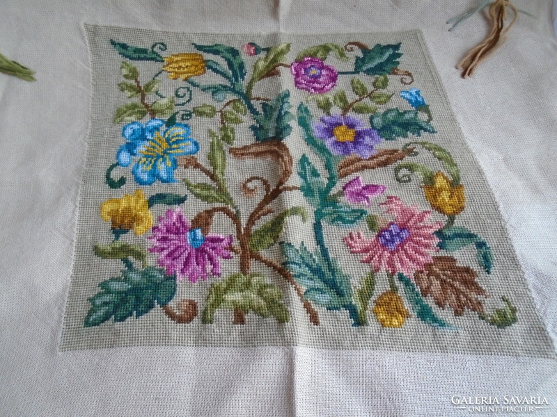 Tapestry picture, cushion front. 33.5 X 34 cm.