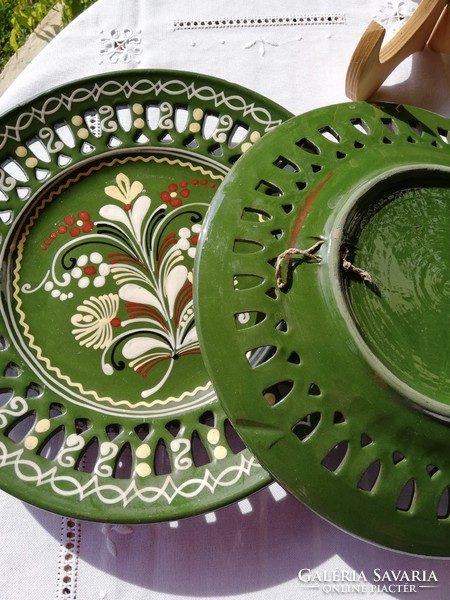 Openwork glazed ceramic wall plates