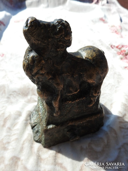 Abstract bronze statue of camels - dromedary