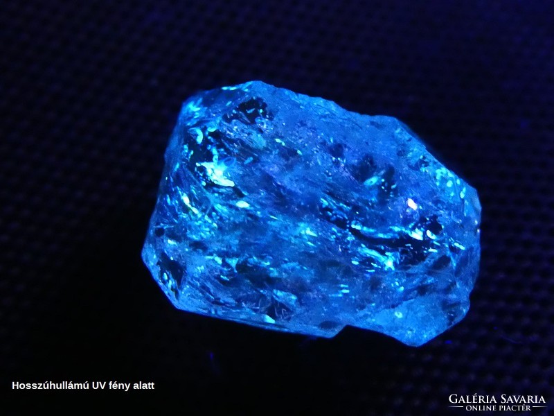 Természetes, nyers, olajzárványos Kvarc darab. (Herkimer gyémánt) 3,65 ct. UV fényre reagáló ásvány.