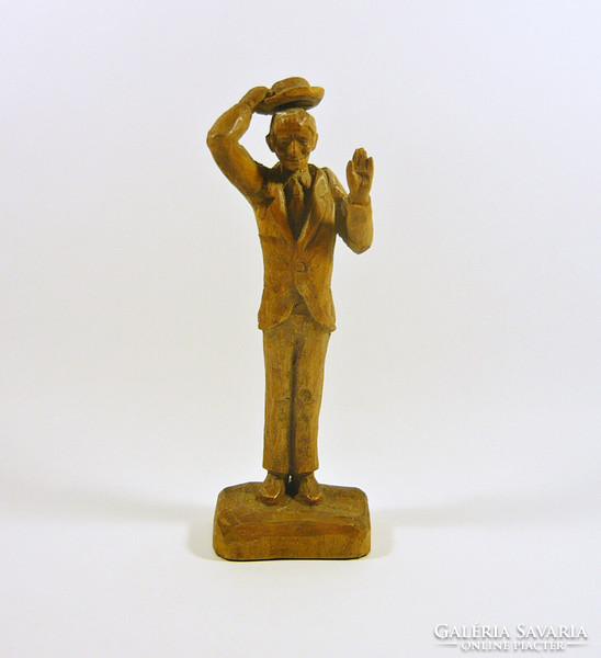 Gentleman in a hat 19.5 Cm signed hand-carved wooden statue, flawless! (F029)