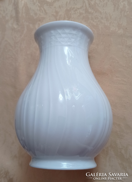 Hutschenreuther porcelán váza, 18 cm magas