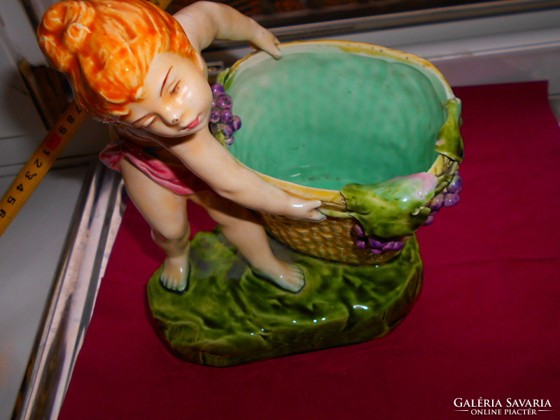 Antik majolika asztali figura- szüretelő kislány kosárral