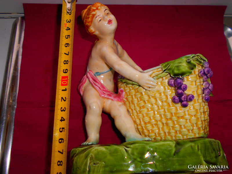 Antik majolika asztali figura- szüretelő kislány kosárral