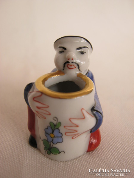Herendi óherendi jelzésű porcelán mini mandarin figura