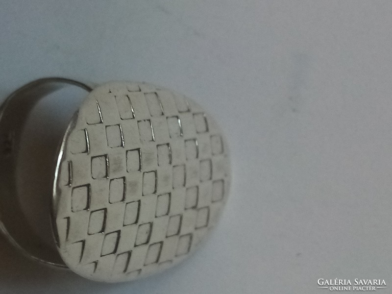 Ezüst kockás ovális gyűrű