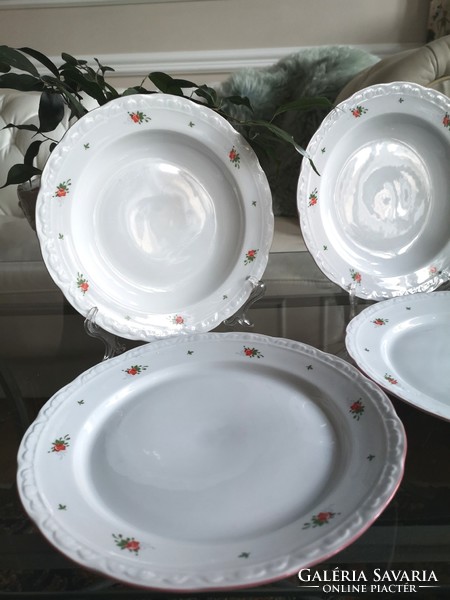 R & b 2-2 flat and deep plates with roses