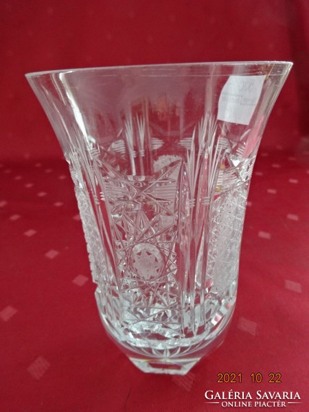 Crystal glass, height 11.7 cm, diameter 8 cm. He has!