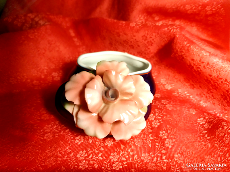 Fabulous rosy porcelain jewelry holder