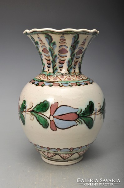 Large vase of majolica folk pattern from Hódmezővásárhely, hmv lázi j, 1930s. 24.5 cm