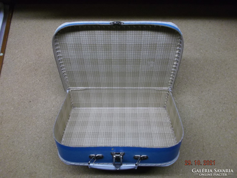 Old kids toy suitcase --- 1 ---