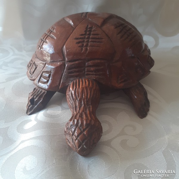 Faragott fa teknősbéka, feng shui szimbólum