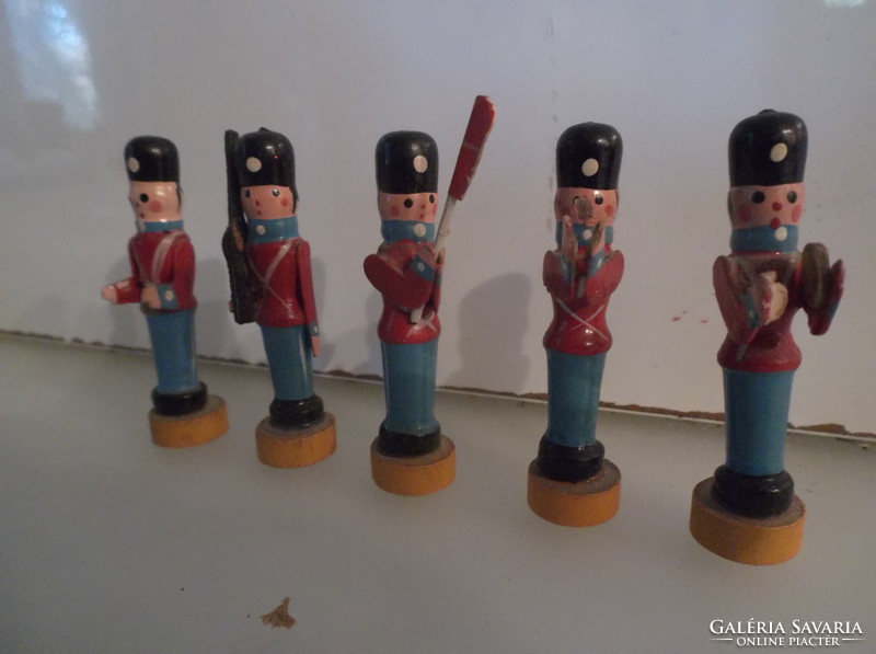 English soldier - wood - 5 pcs - old - 5 x 3 cm - perfect