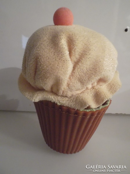Baby - muffin baby - large - 18 x 8 cm - 2 pieces available - nice condition - flawless