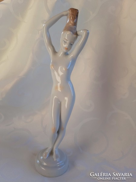 Porcelain female nude, combing woman, aquincum