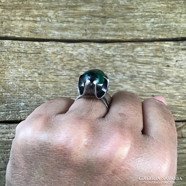 Régi kézműves modernista ezüst gyűrű fekete-zöld kővel