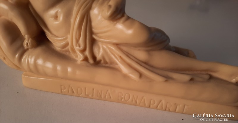 Old paolina bonaparte statue, bone meal