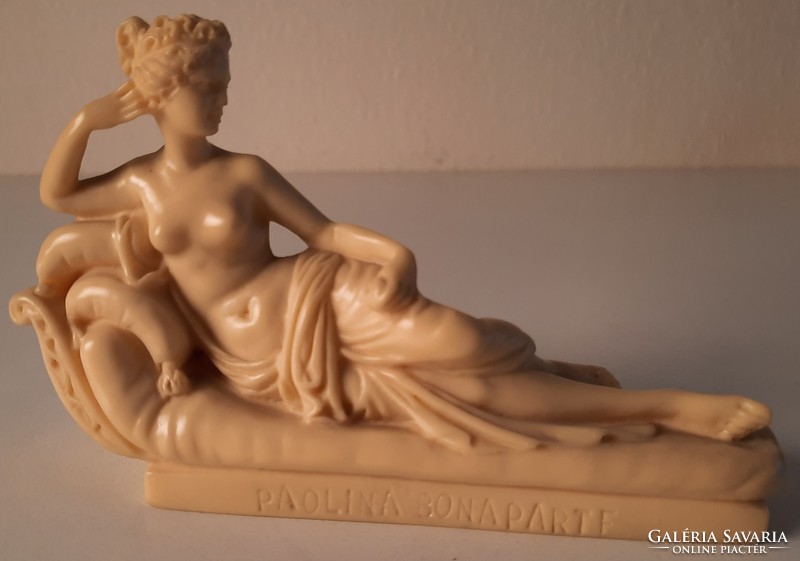 Régi Paolina Bonaparte szobor, csontőrlemény