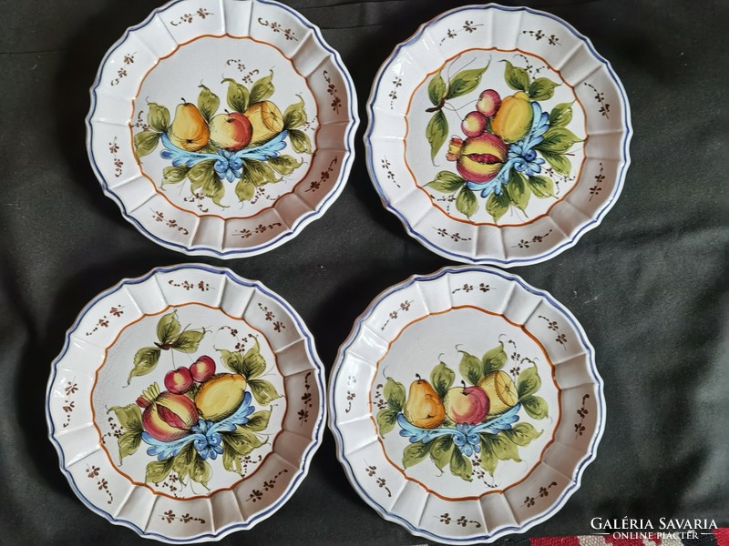 Vintage hand painted Italian bassno majolica plates